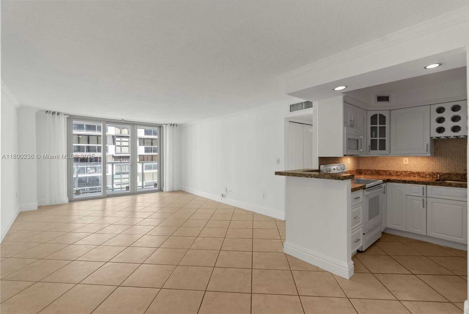 Small Image of 5701 COLLINS AVE #917, Miami Beach Number 7