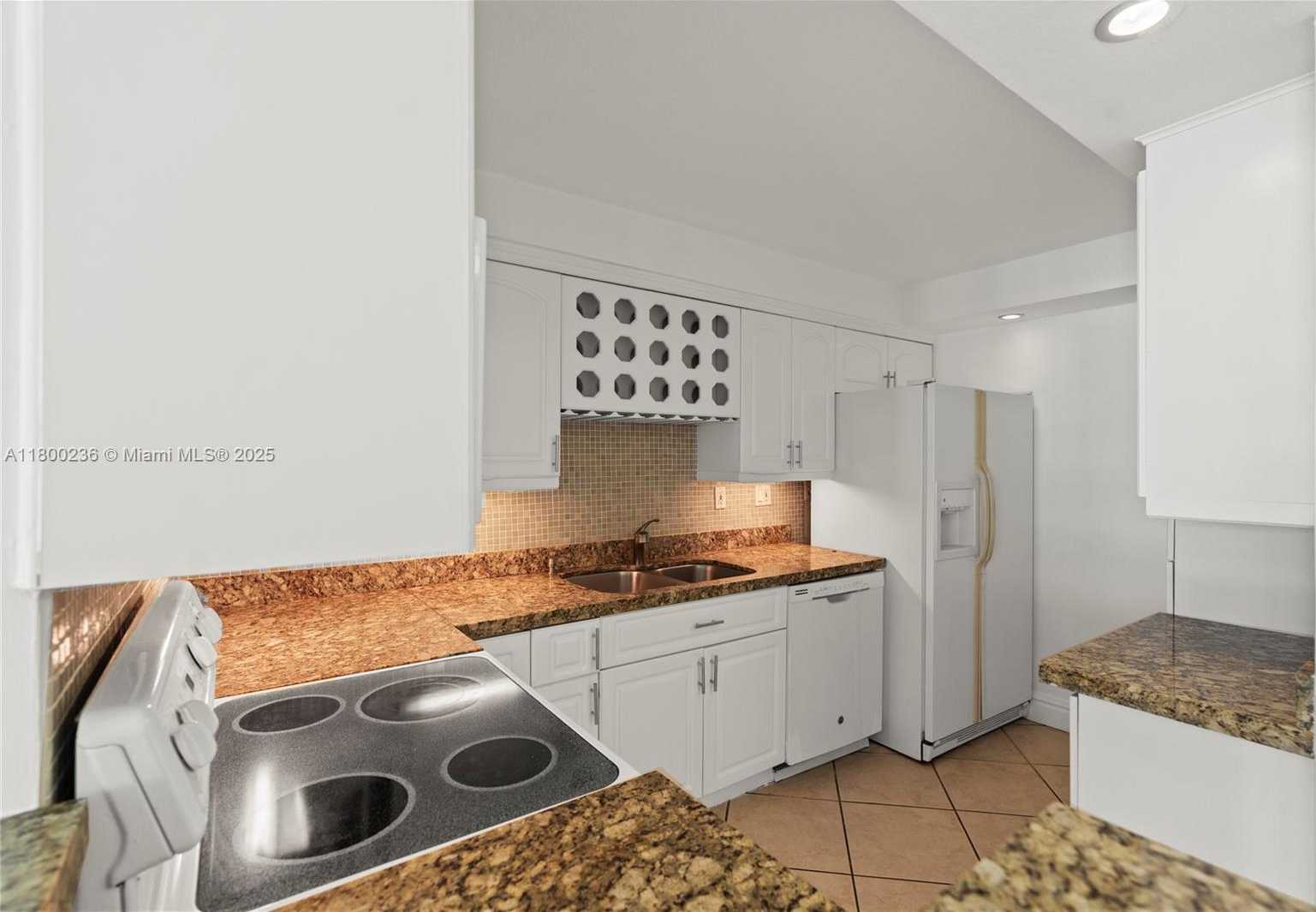 Small Image of 5701 COLLINS AVE #917, Miami Beach Number 9