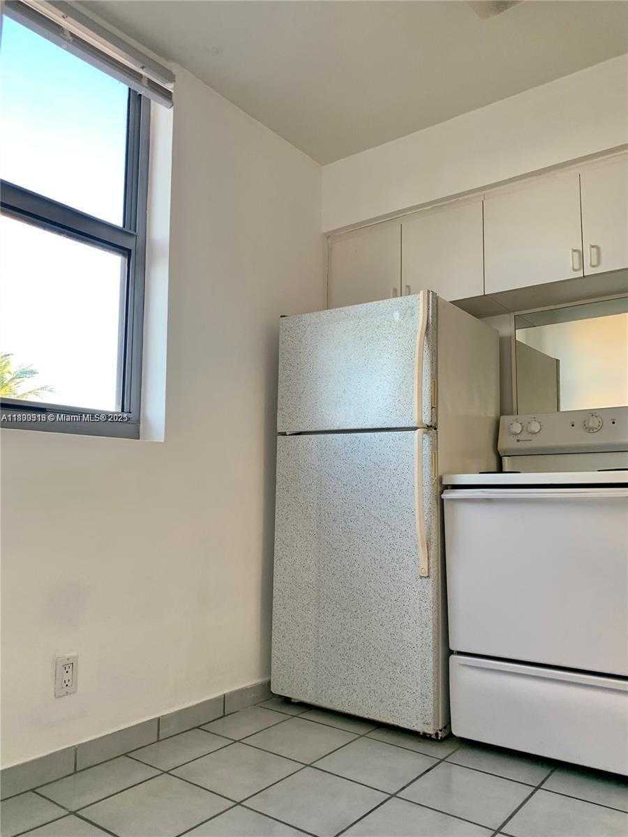Small Image of 9225 COLLINS AVE #307, Surfside Number 7
