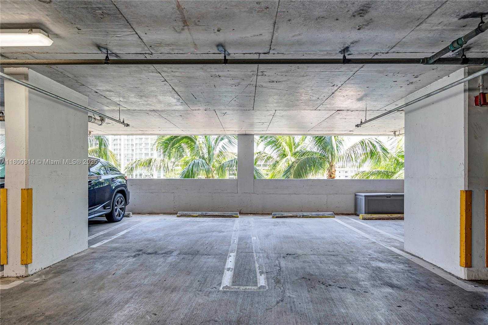 Small Image of 7929 WEST DR #1601, North Bay Village Number 44