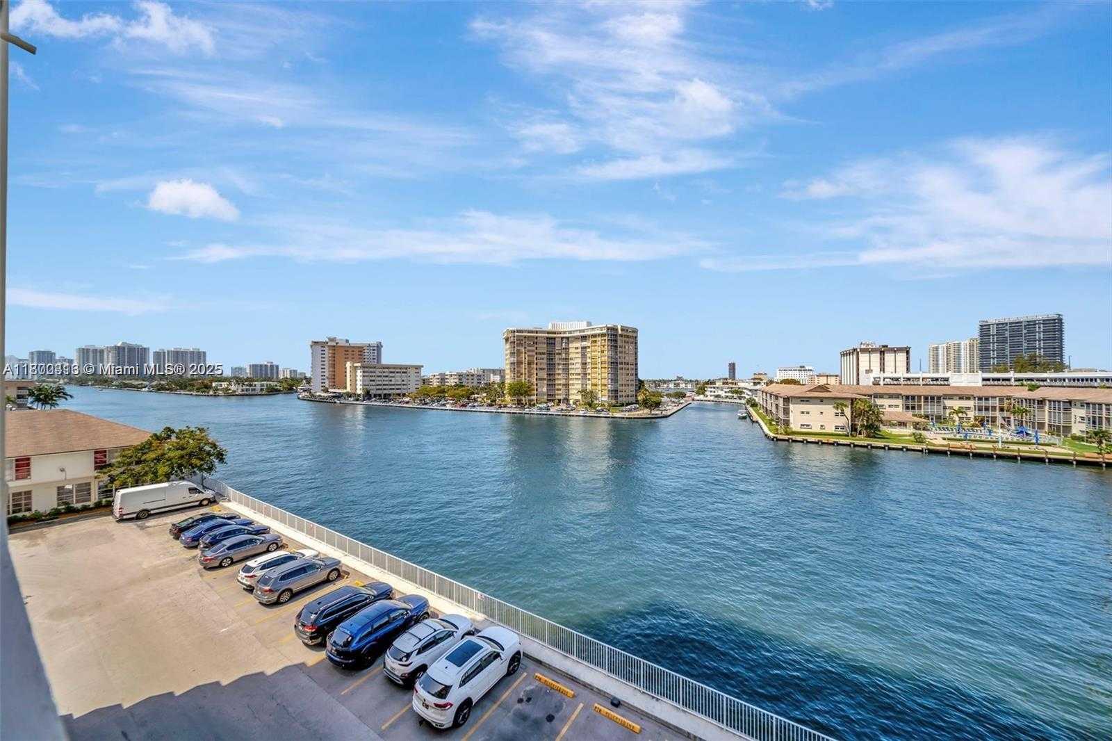 Small Image of 1833 #1708, Hallandale Beach Number 26