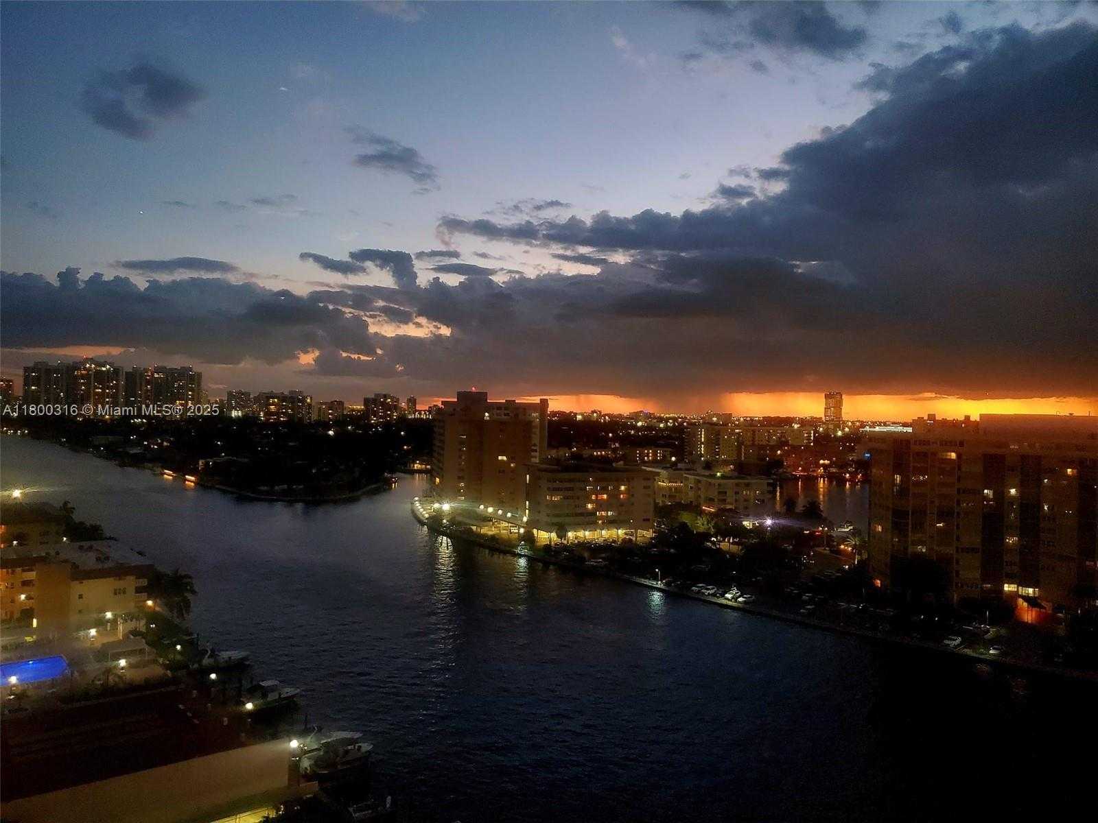 Small Image of 1833 #1708, Hallandale Beach Number 3