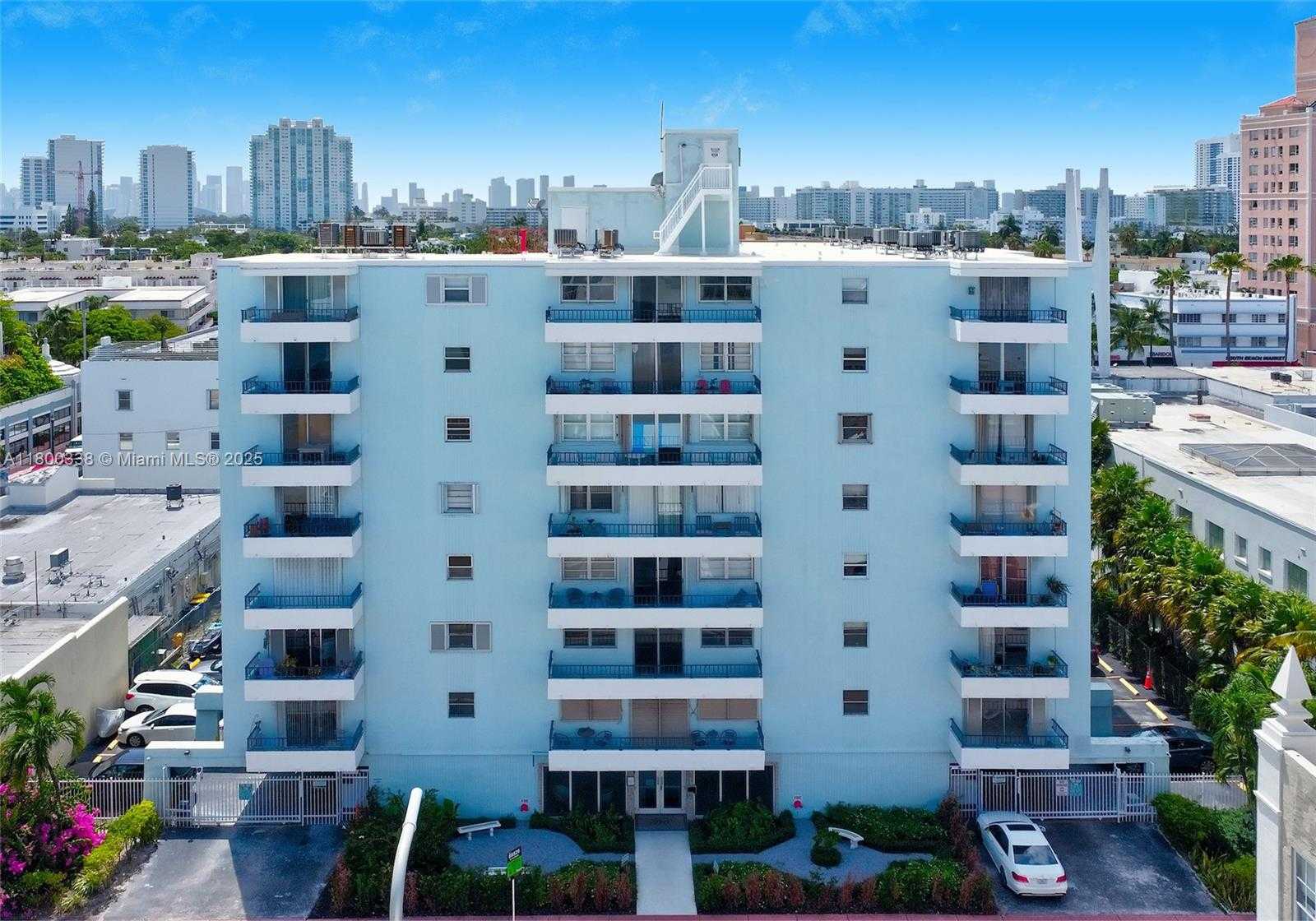 Small Image of 720 COLLINS AVE #PH1, Miami Beach Number 19