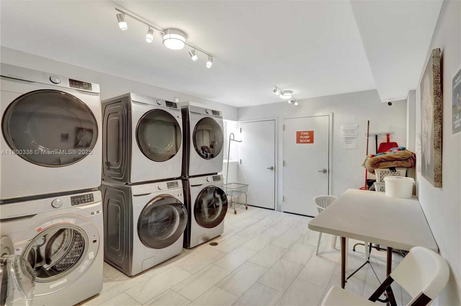 Small Image of 720 COLLINS AVE #PH1, Miami Beach Number 25
