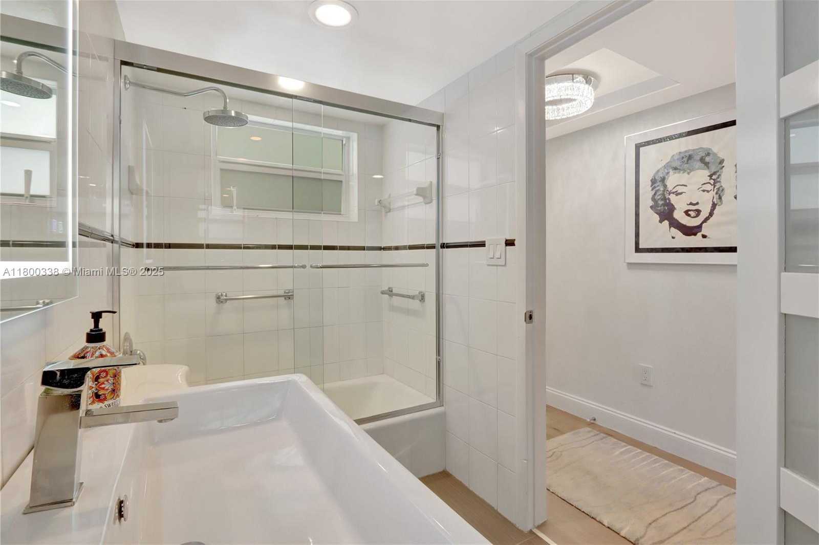 Small Image of 720 COLLINS AVE #PH1, Miami Beach Number 9