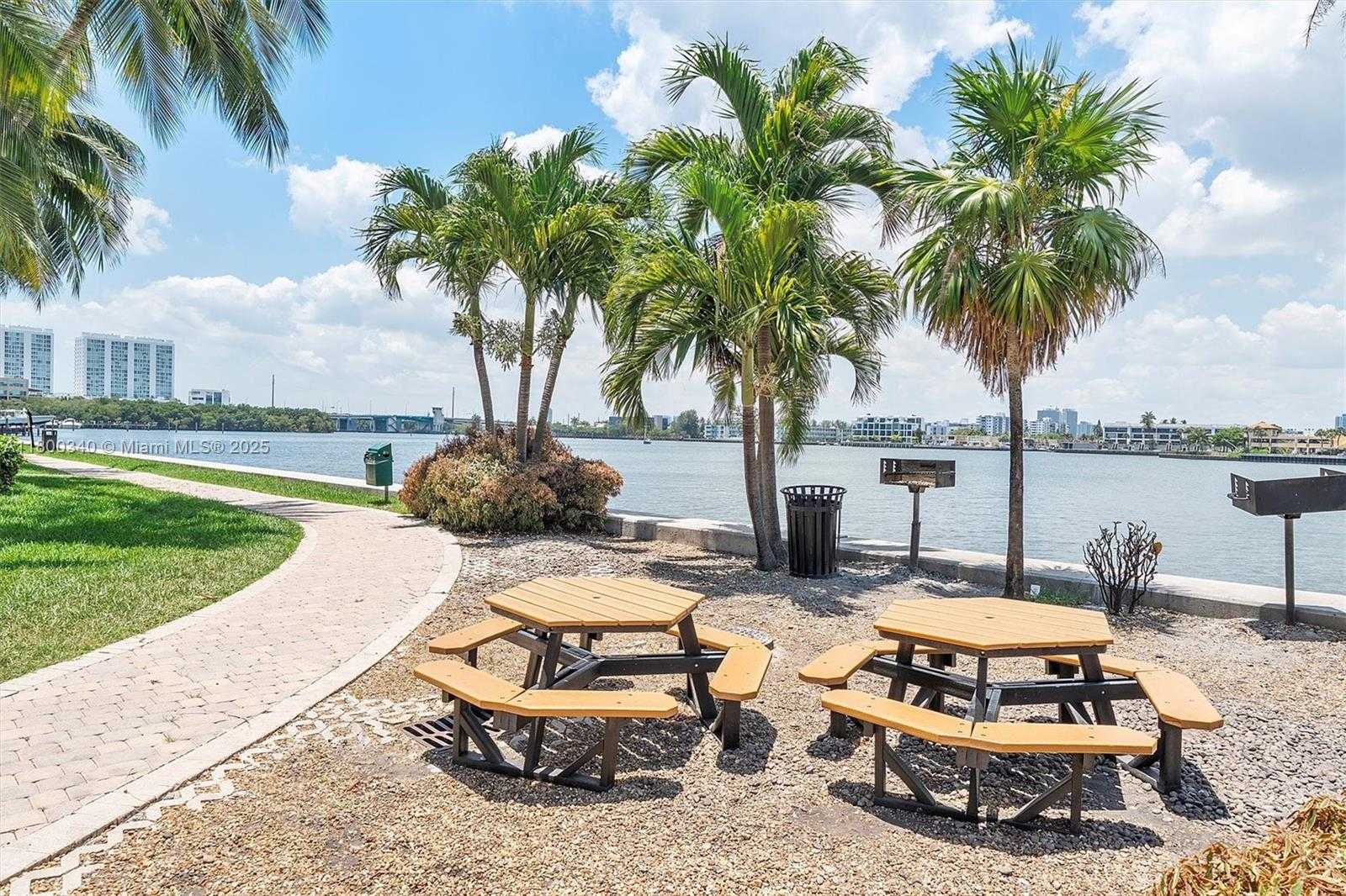Small Image of 17150 NORTH BAY RD #2619, Sunny Isles Beach Number 21