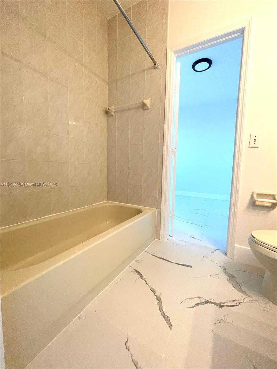 Small Image of 17415 NORTH WEST 75TH PL #208, Hialeah Number 13