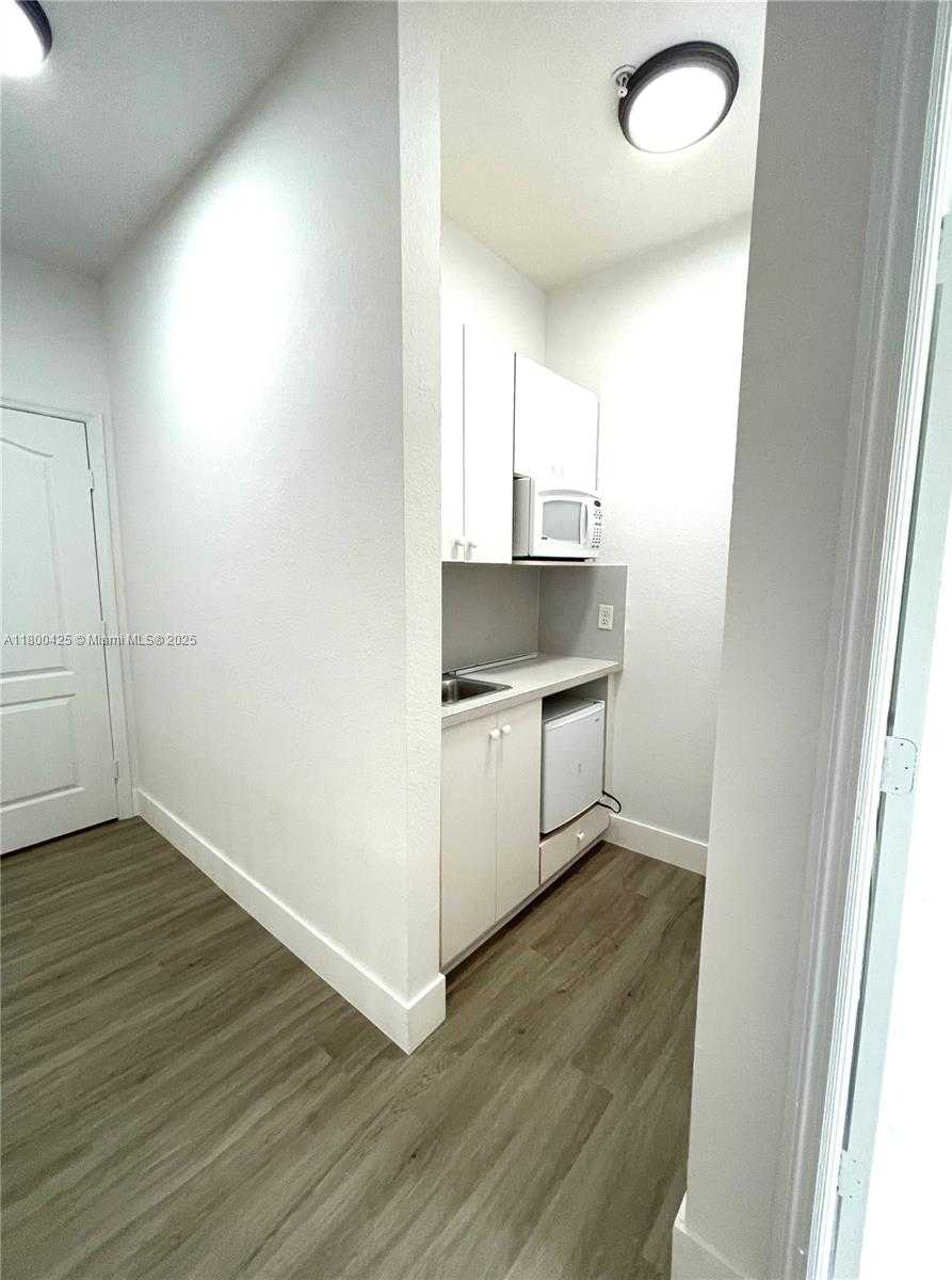 Small Image of 17415 NORTH WEST 75TH PL #208, Hialeah Number 15