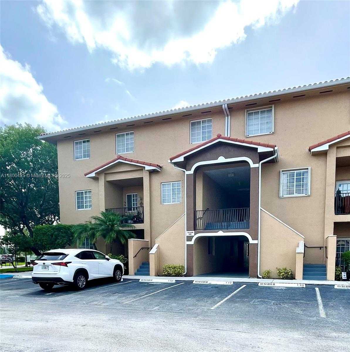 Small Image of 17415 NORTH WEST 75TH PL #208, Hialeah Number 4