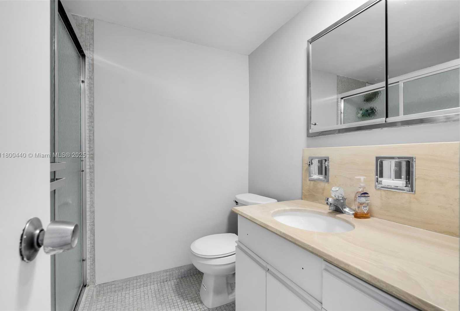 Small Image of 5700 COLLINS AVE #4A, Miami Beach Number 13