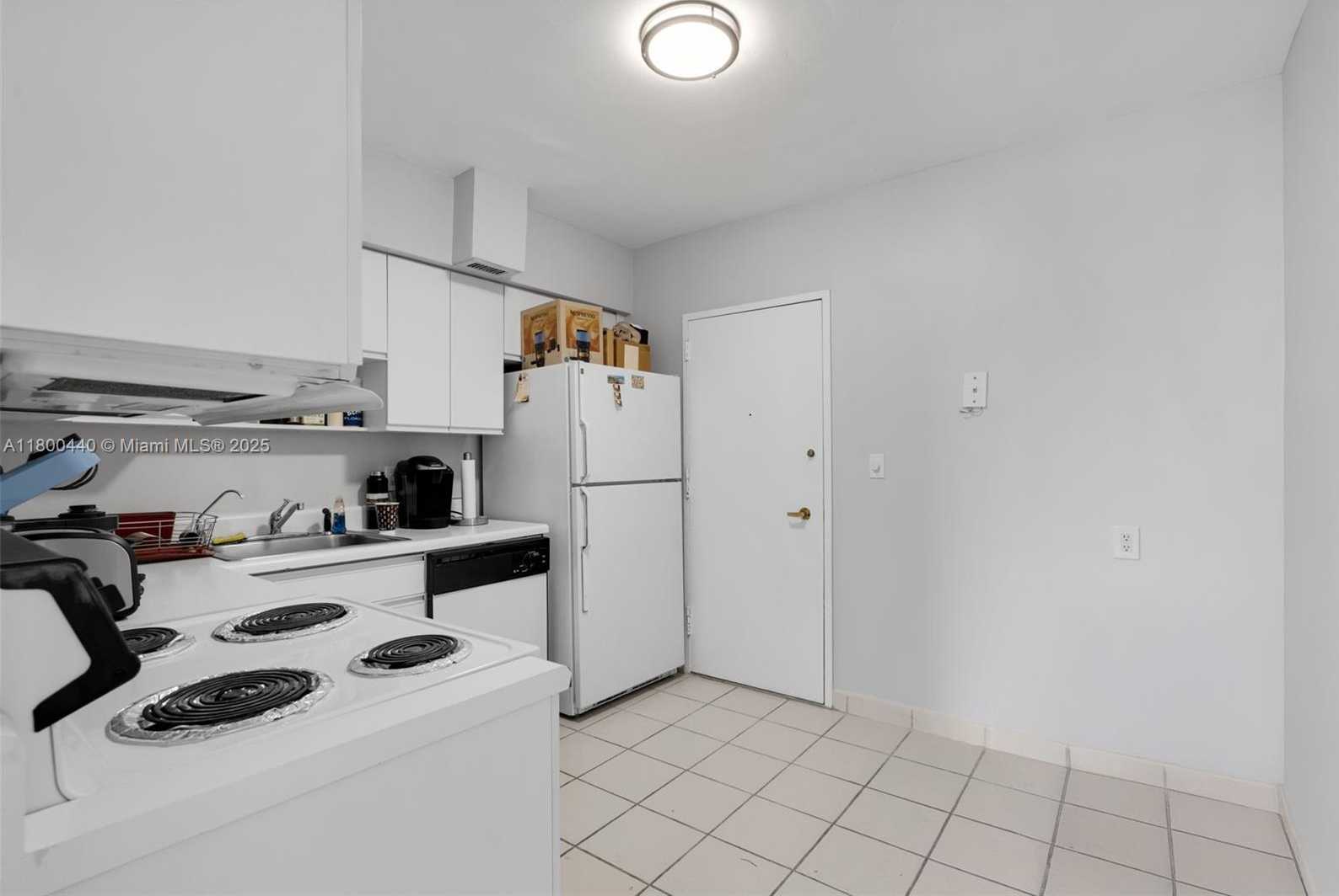 Small Image of 5700 COLLINS AVE #4A, Miami Beach Number 14