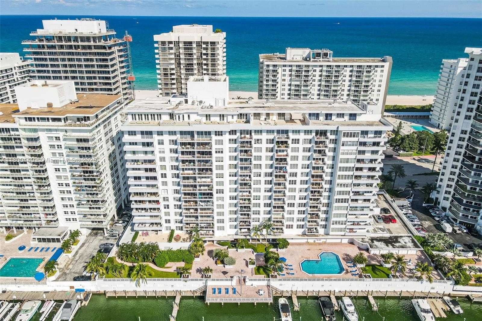 Small Image of 5700 COLLINS AVE #4A, Miami Beach Number 21