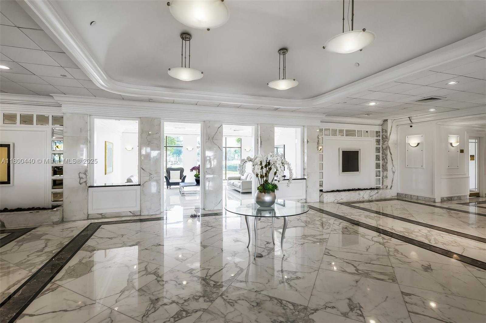 Small Image of 5700 COLLINS AVE #4A, Miami Beach Number 25