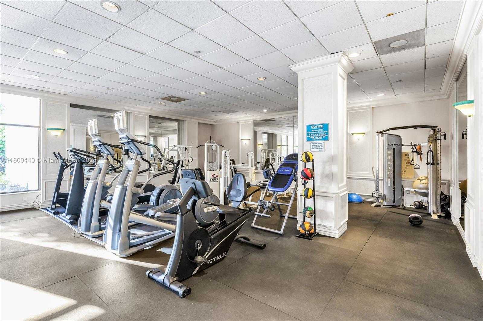 Small Image of 5700 COLLINS AVE #4A, Miami Beach Number 26