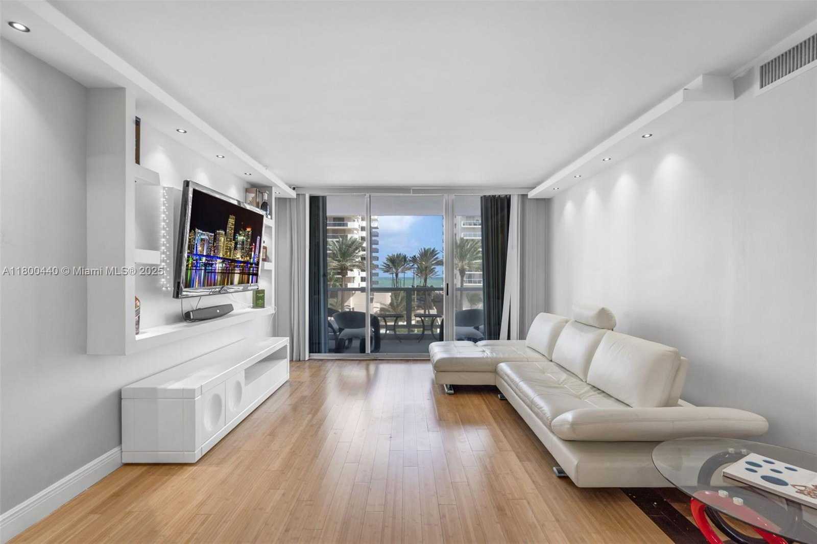 Small Image of 5700 COLLINS AVE #4A, Miami Beach Number 3