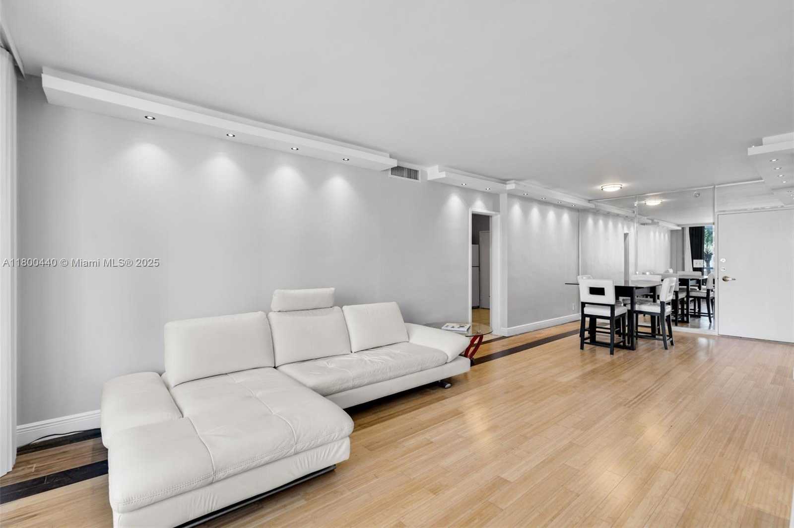 Small Image of 5700 COLLINS AVE #4A, Miami Beach Number 5