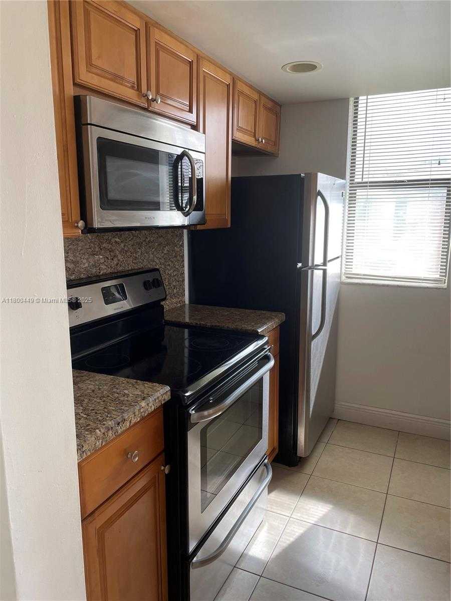 Small Image of 8180 #531, Doral Number 2