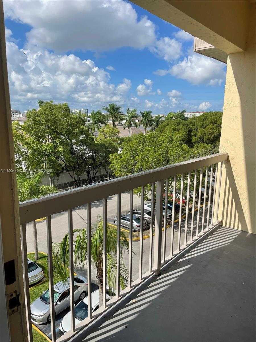 Small Image of 8180 #531, Doral Number 7