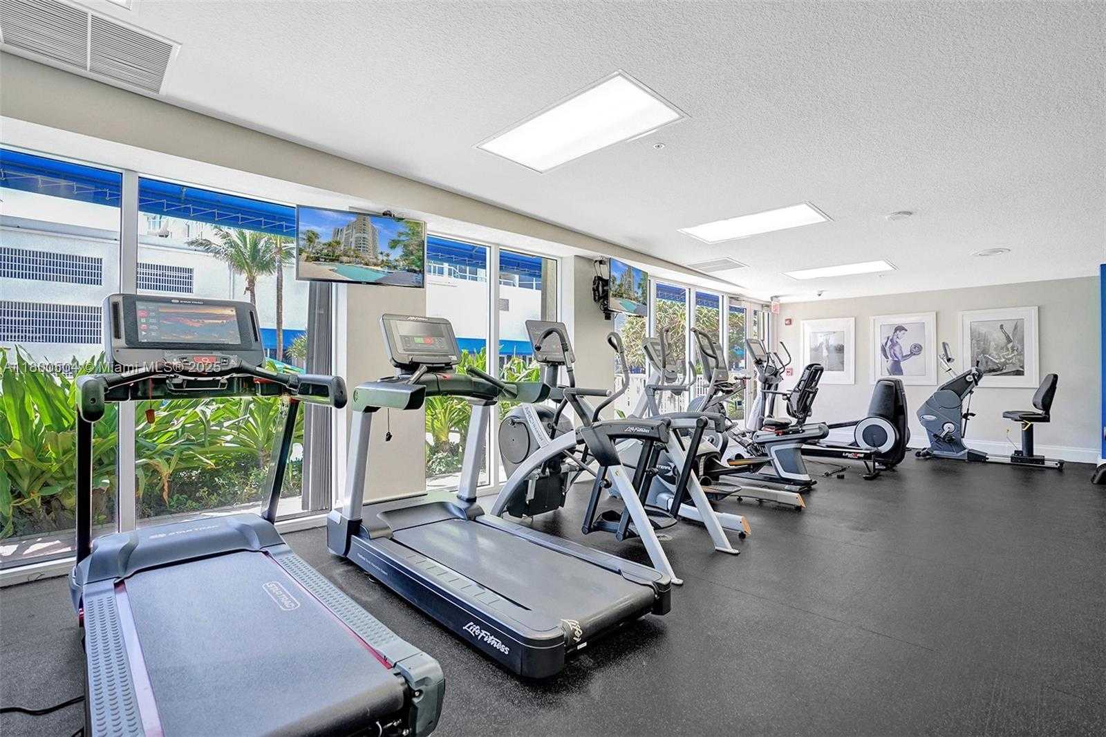 Small Image of 6051 NORTH OCEAN DR #PH5, Hollywood Number 81