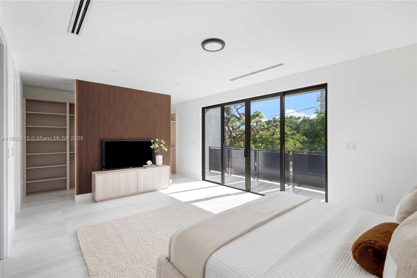 Small Image of 3637 SOUTH WEST 3RD AVE #RIGHT, Miami Number 10