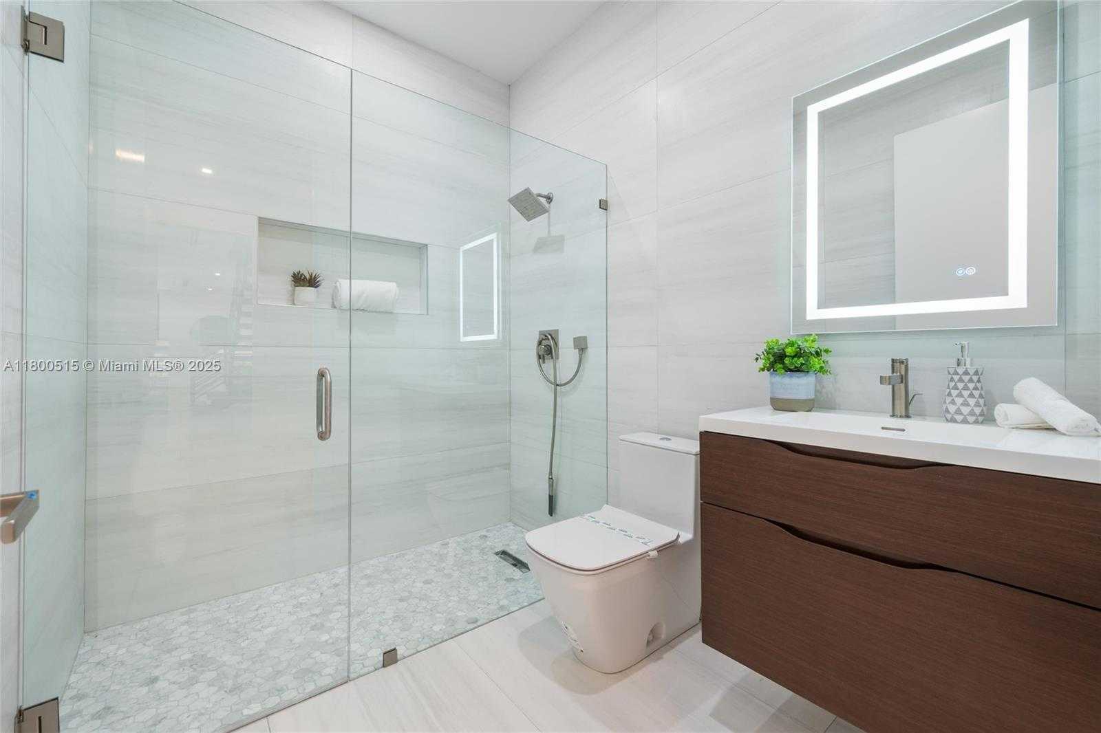 Small Image of 3637 SOUTH WEST 3RD AVE #RIGHT, Miami Number 21