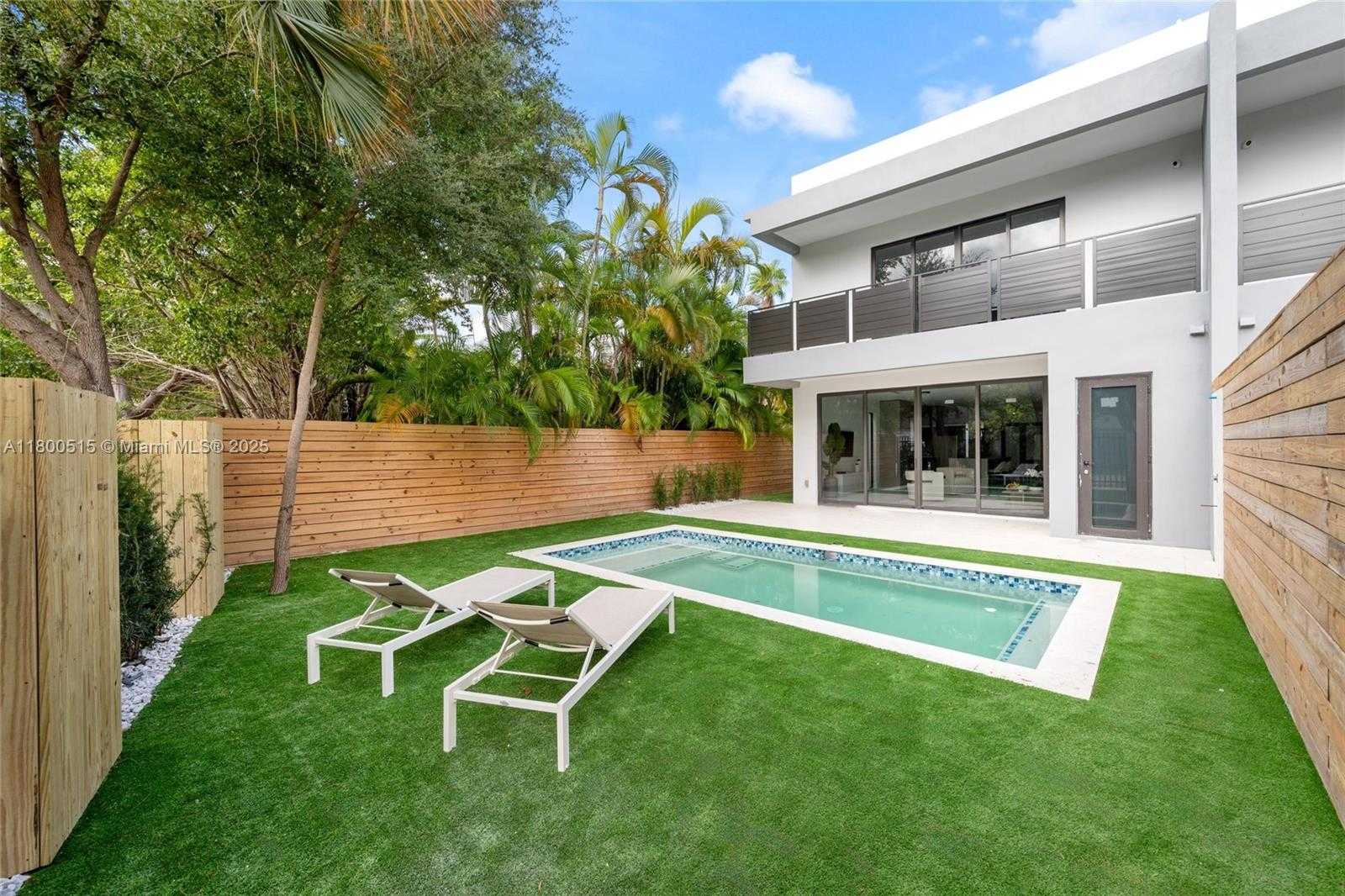 Small Image of 3637 SOUTH WEST 3RD AVE #RIGHT, Miami Number 23