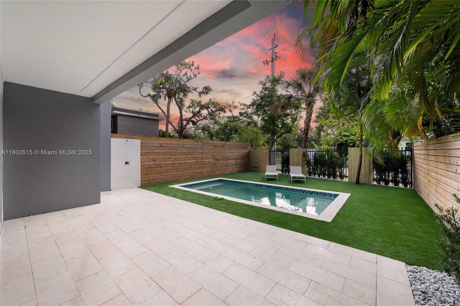 Small Image of 3637 SOUTH WEST 3RD AVE #RIGHT, Miami Number 24