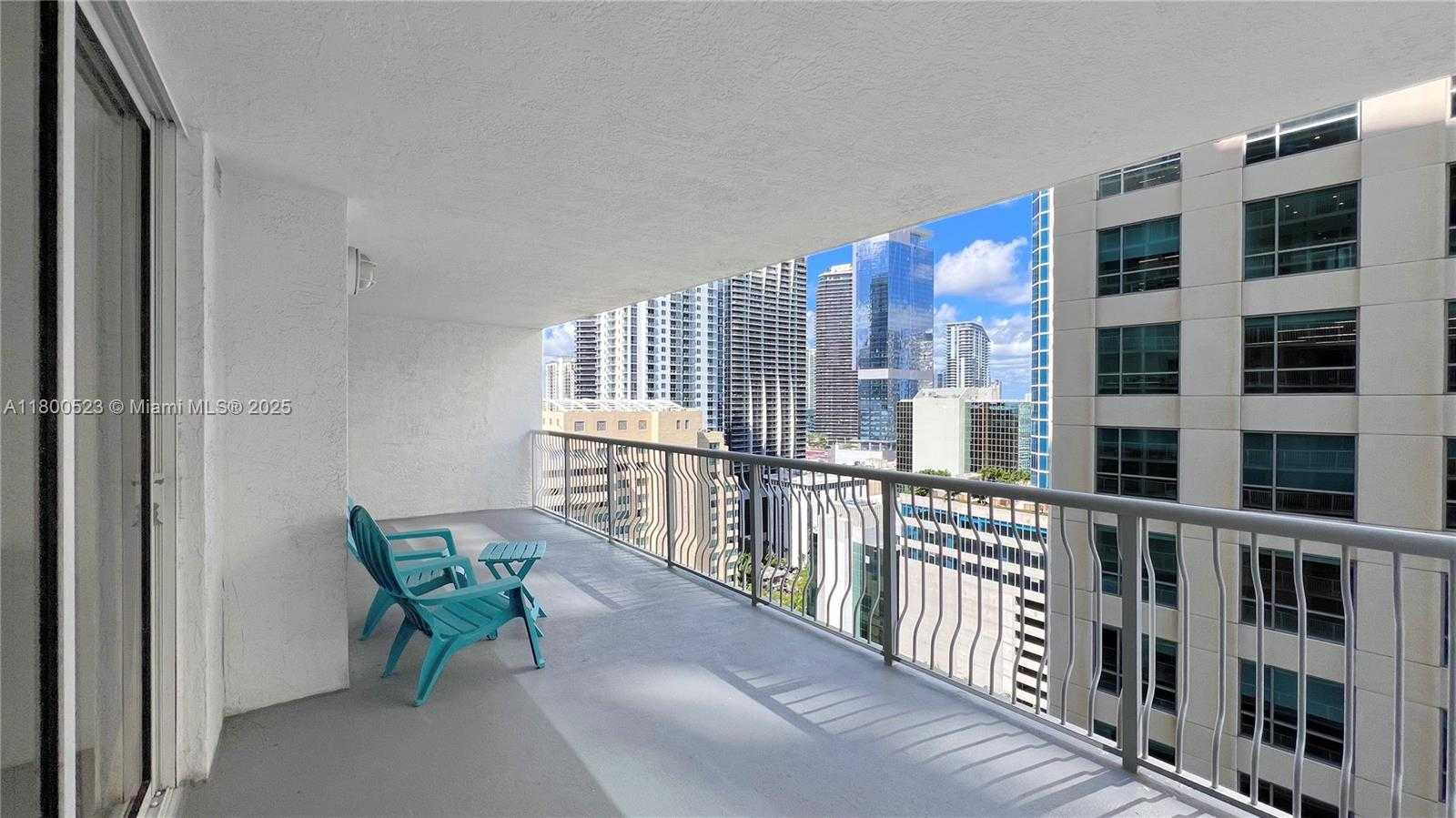 Small Image of 1200 BRICKELL BAY DR #2814, Miami Number 10