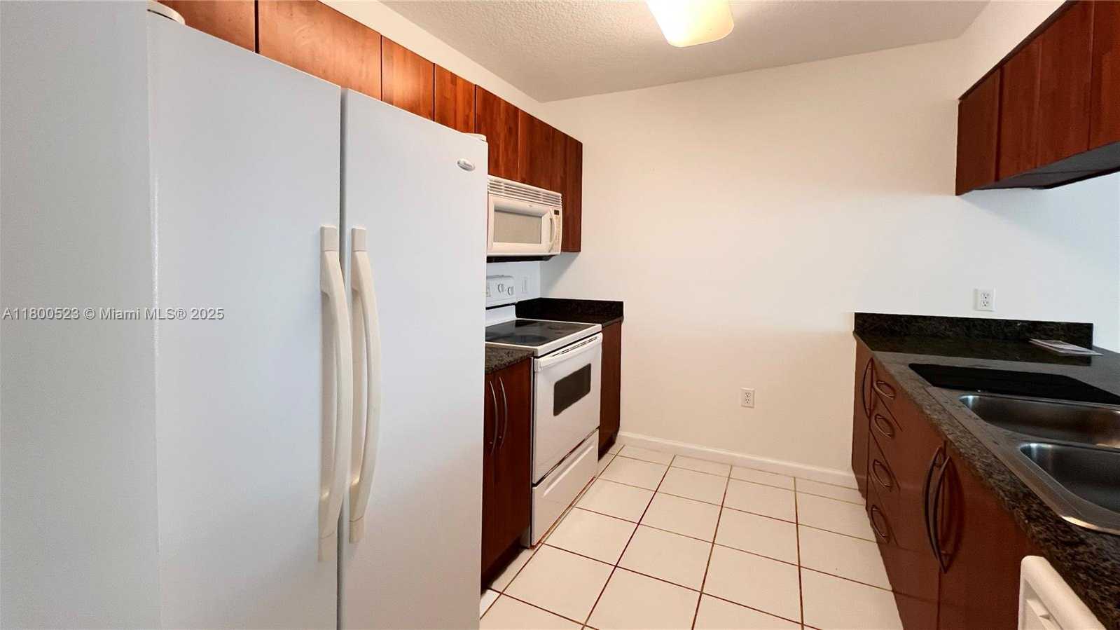 Small Image of 1200 BRICKELL BAY DR #2814, Miami Number 2