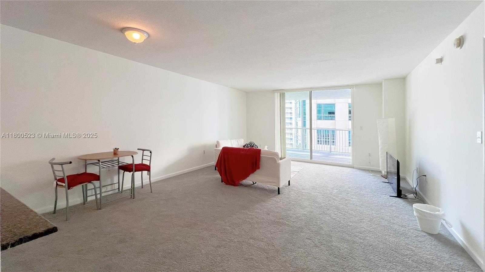 Small Image of 1200 BRICKELL BAY DR #2814, Miami Number 5