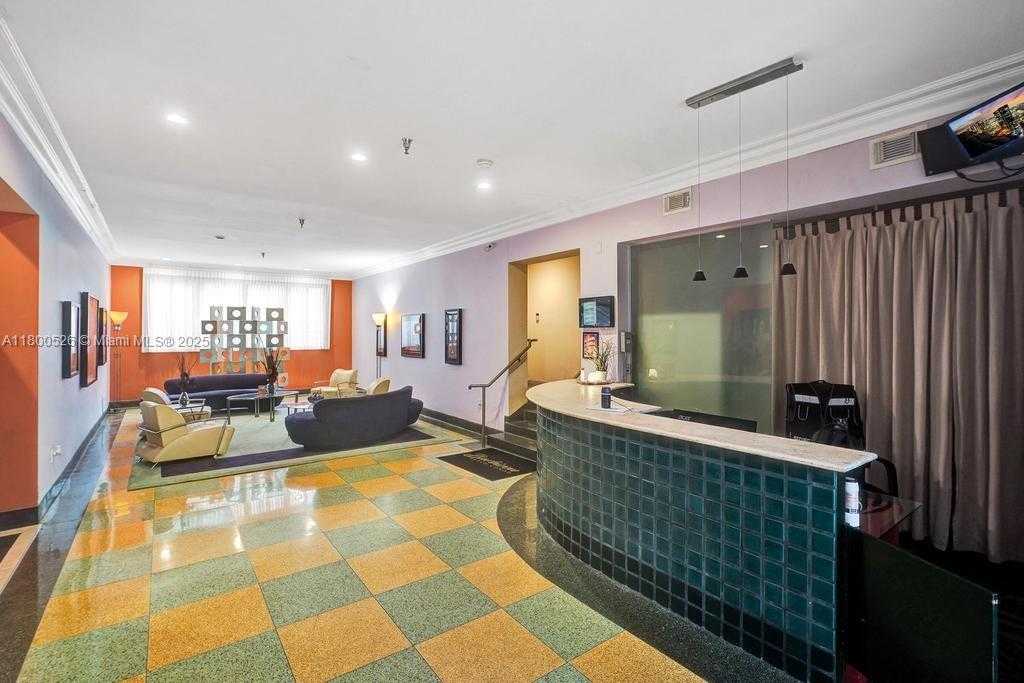 Small Image of 530 OCEAN DR #103, Miami Beach Number 3