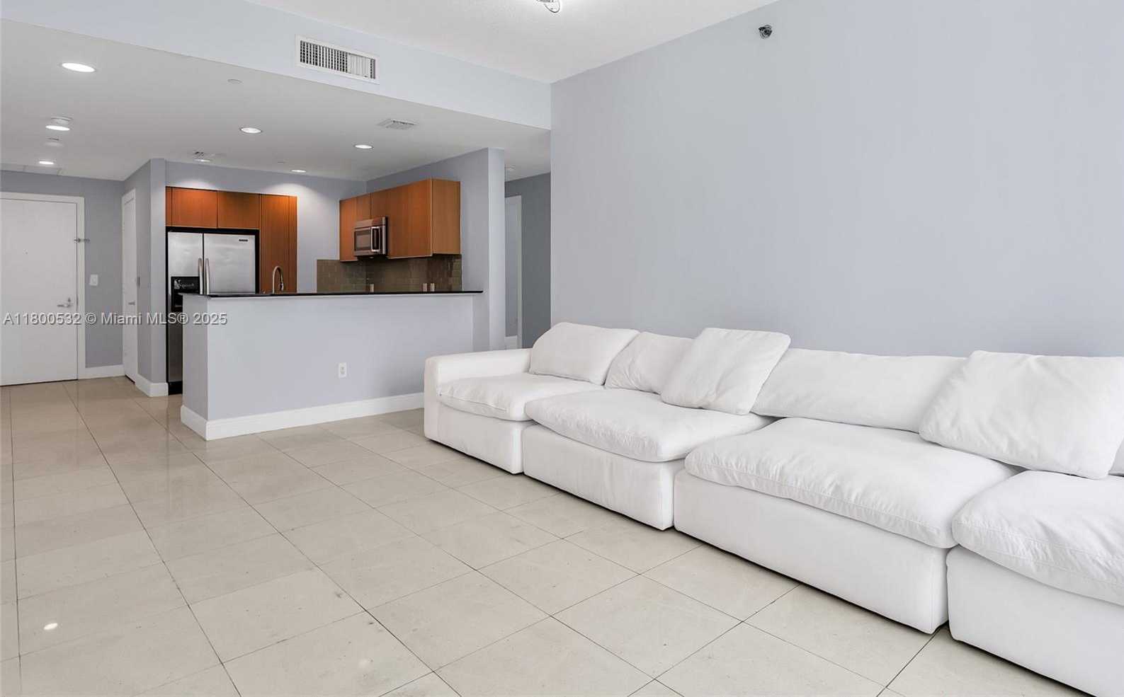 Small Image of 1060 BRICKELL AVE #1811, Miami Number 21
