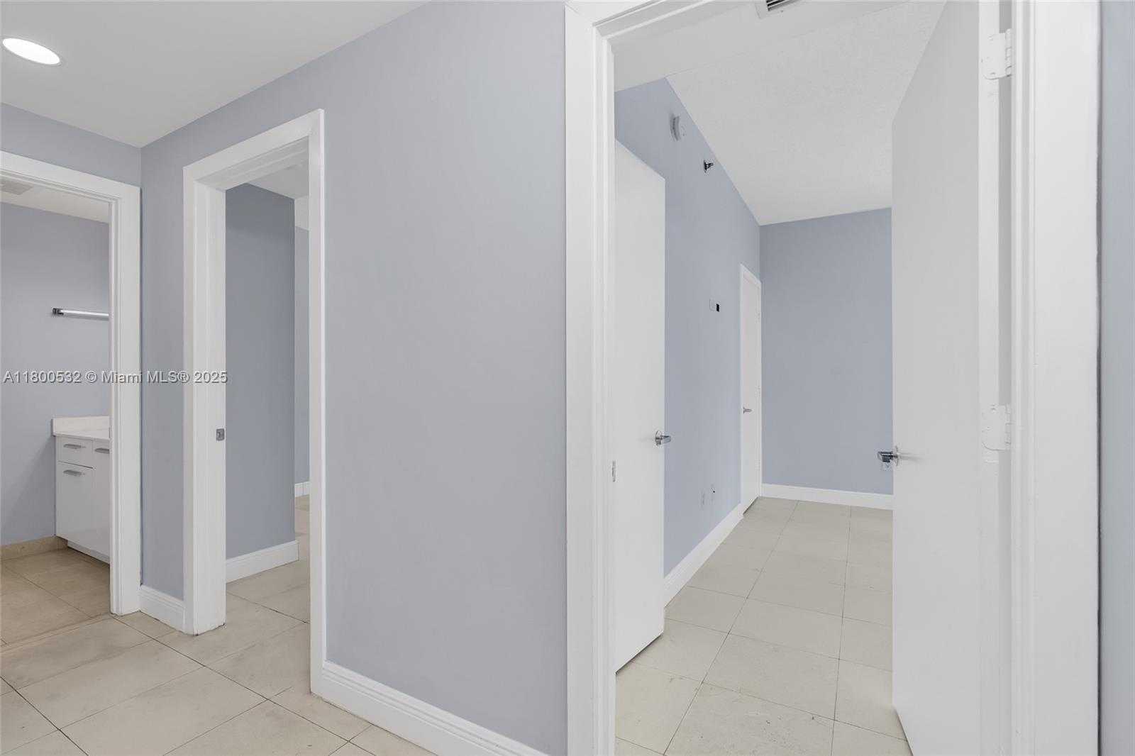 Small Image of 1060 BRICKELL AVE #1811, Miami Number 24