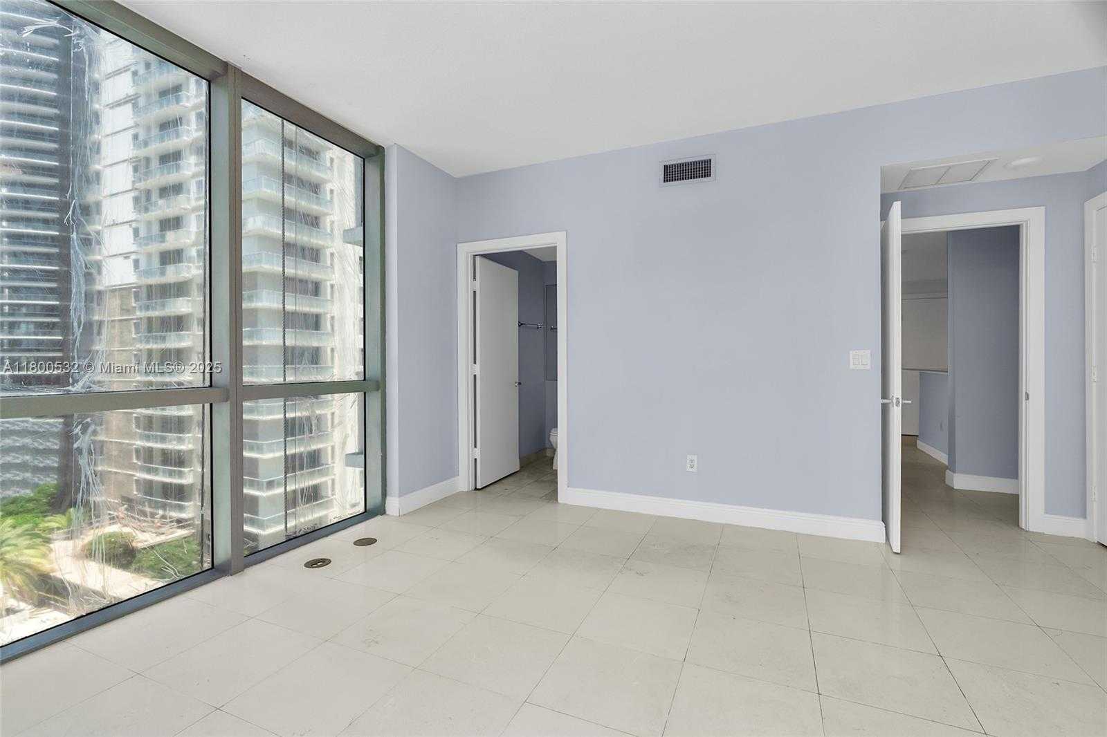 Small Image of 1060 BRICKELL AVE #1811, Miami Number 32
