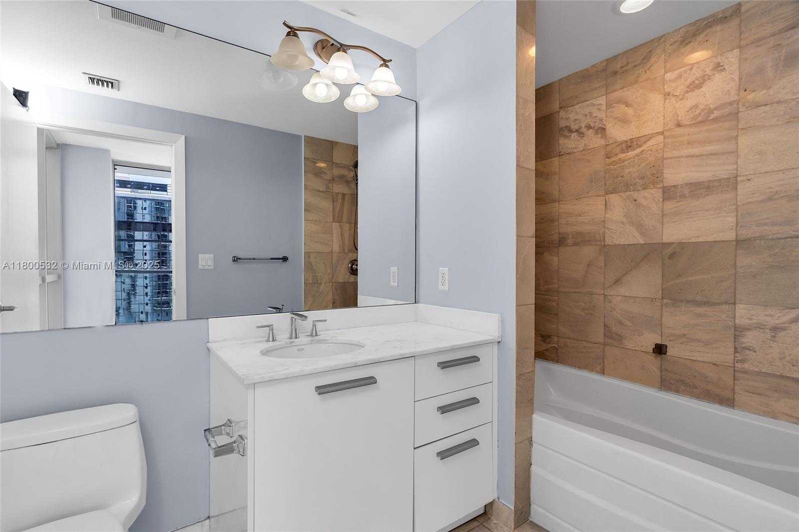 Small Image of 1060 BRICKELL AVE #1811, Miami Number 34