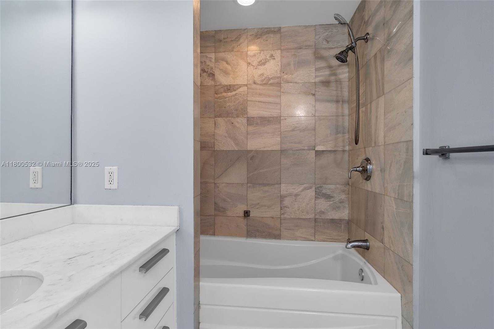 Small Image of 1060 BRICKELL AVE #1811, Miami Number 35