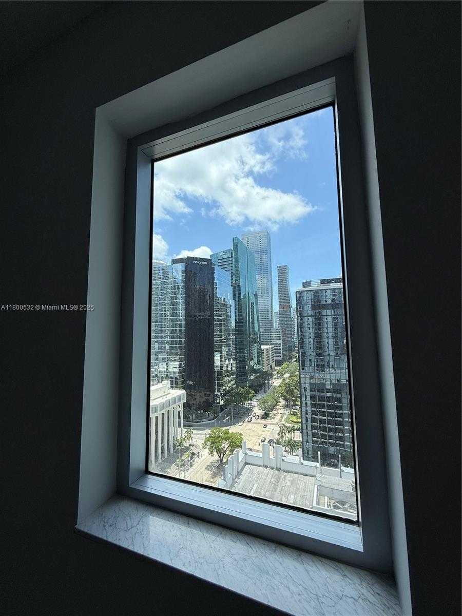 Small Image of 1060 BRICKELL AVE #1811, Miami Number 40