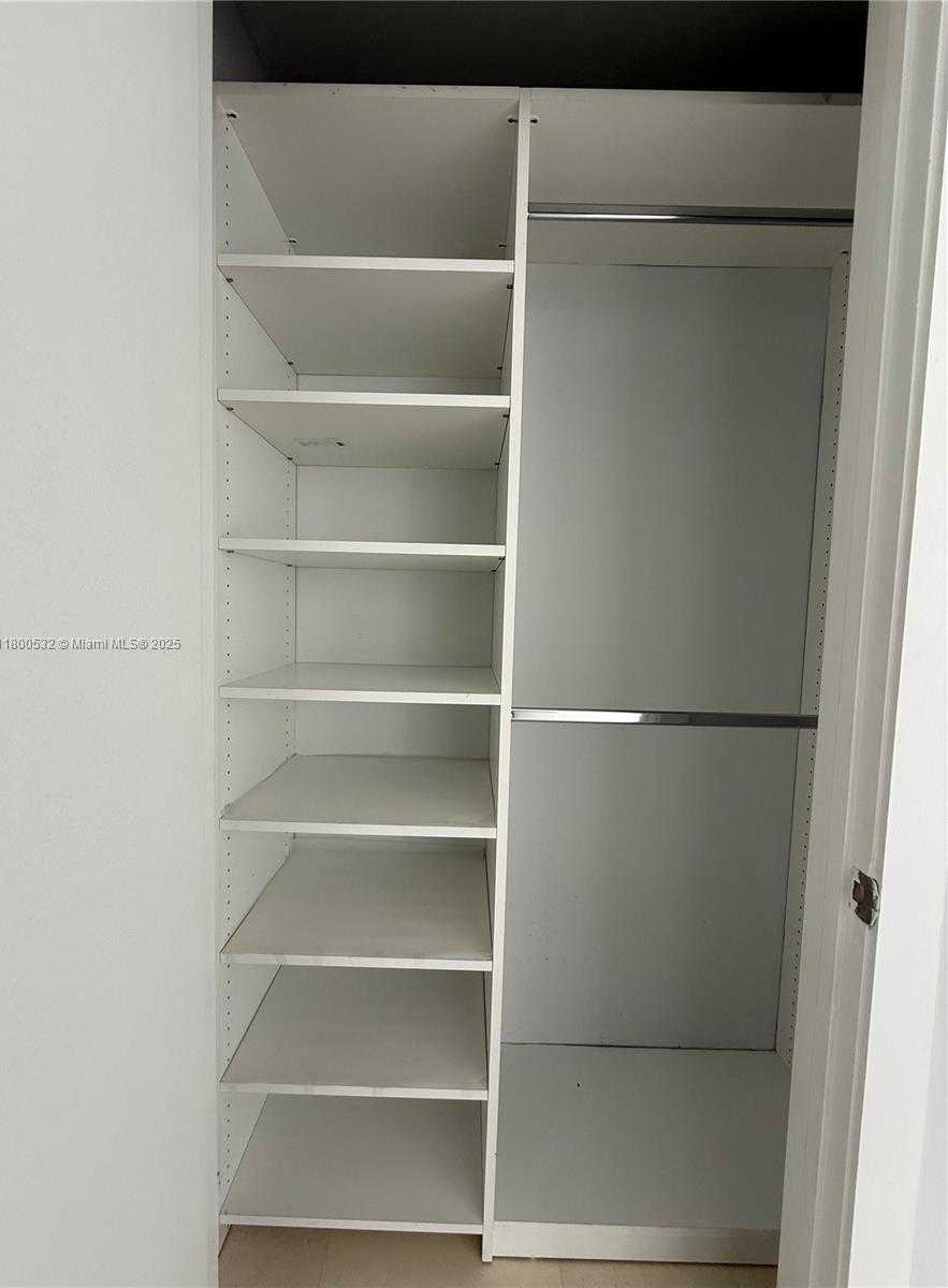 Small Image of 1060 BRICKELL AVE #1811, Miami Number 41