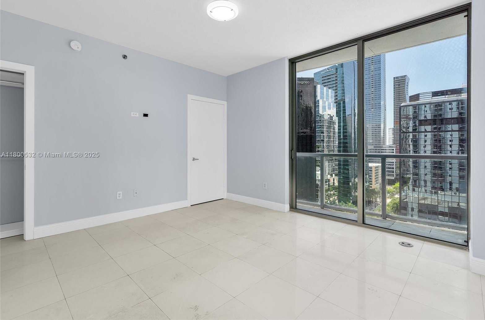 Small Image of 1060 BRICKELL AVE #1811, Miami Number 5