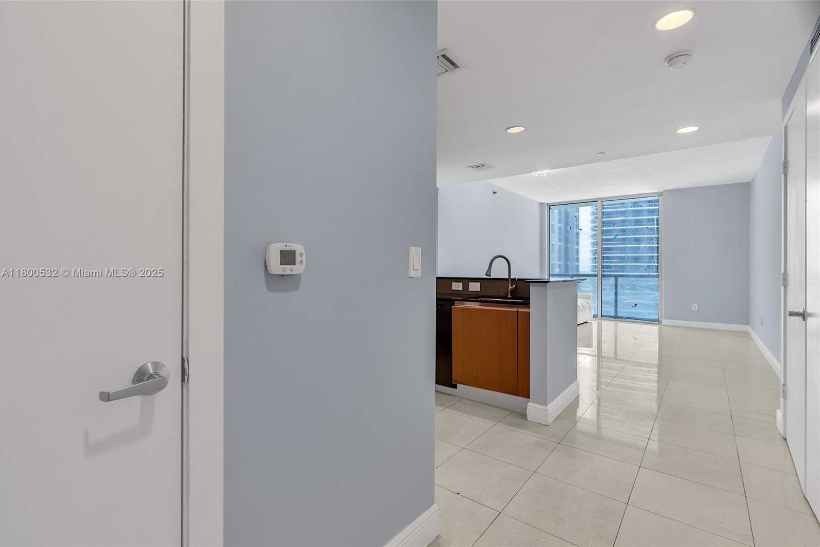 Small Image of 1060 BRICKELL AVE #1811, Miami Number 6