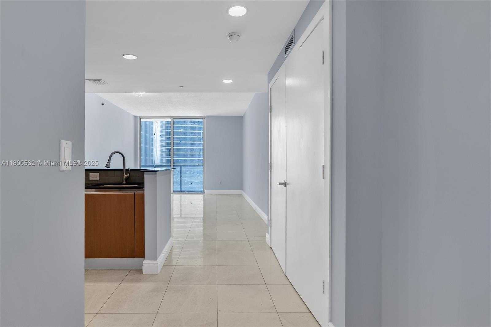 Small Image of 1060 BRICKELL AVE #1811, Miami Number 7