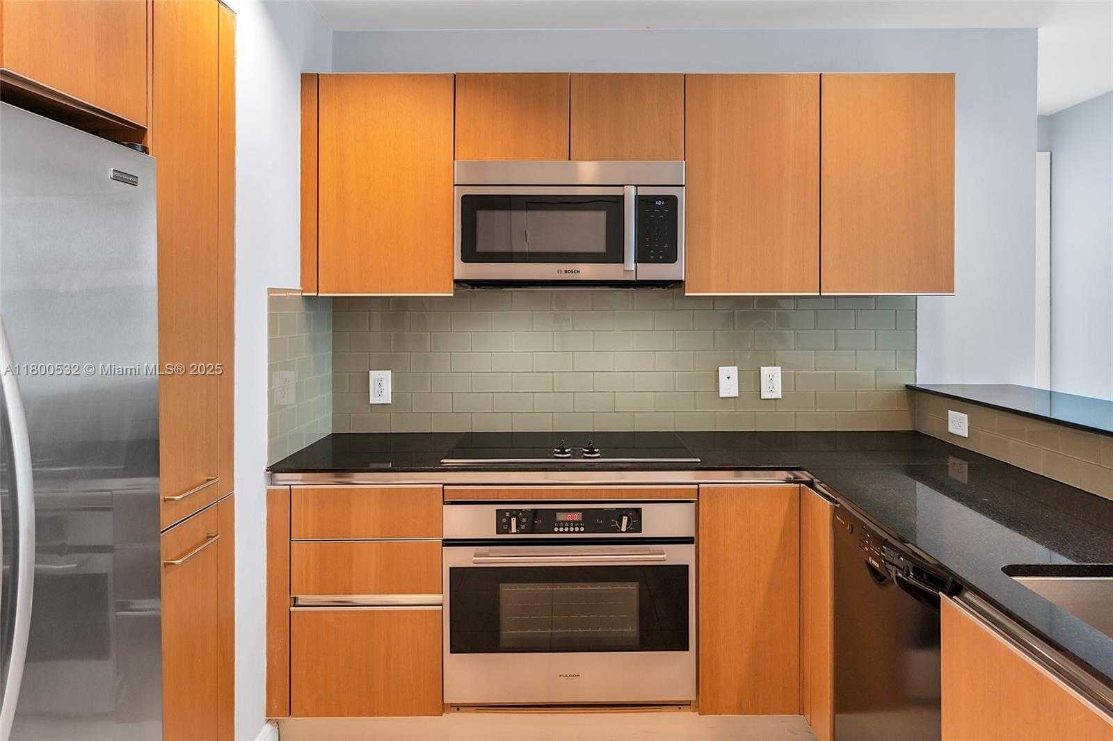 Small Image of 1060 BRICKELL AVE #1811, Miami Number 9