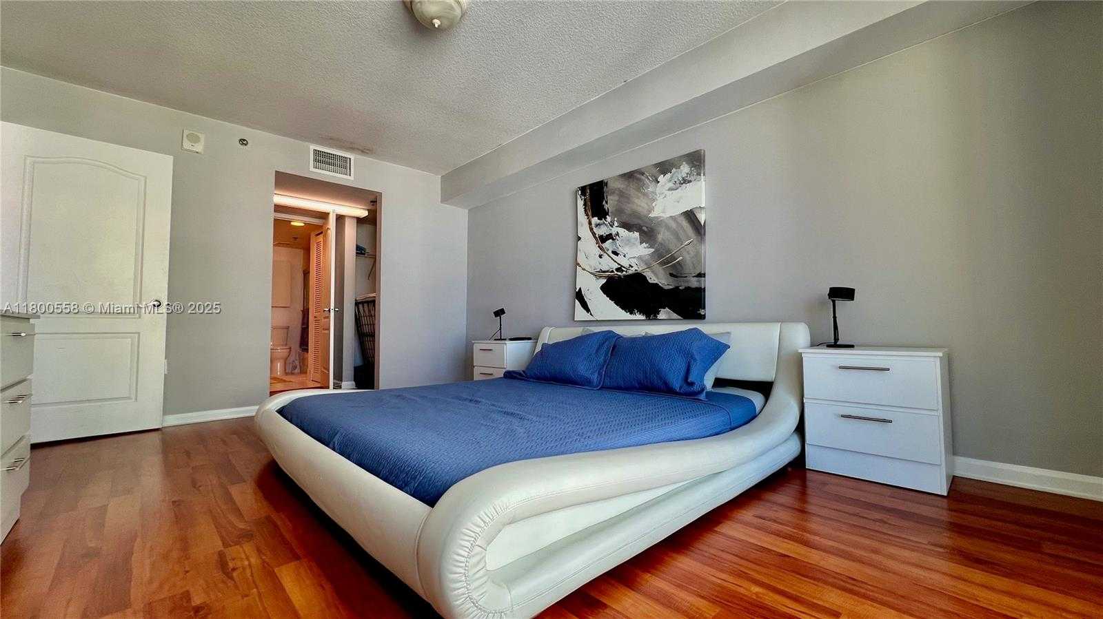 Small Image of 1200 #3704, Miami Number 12