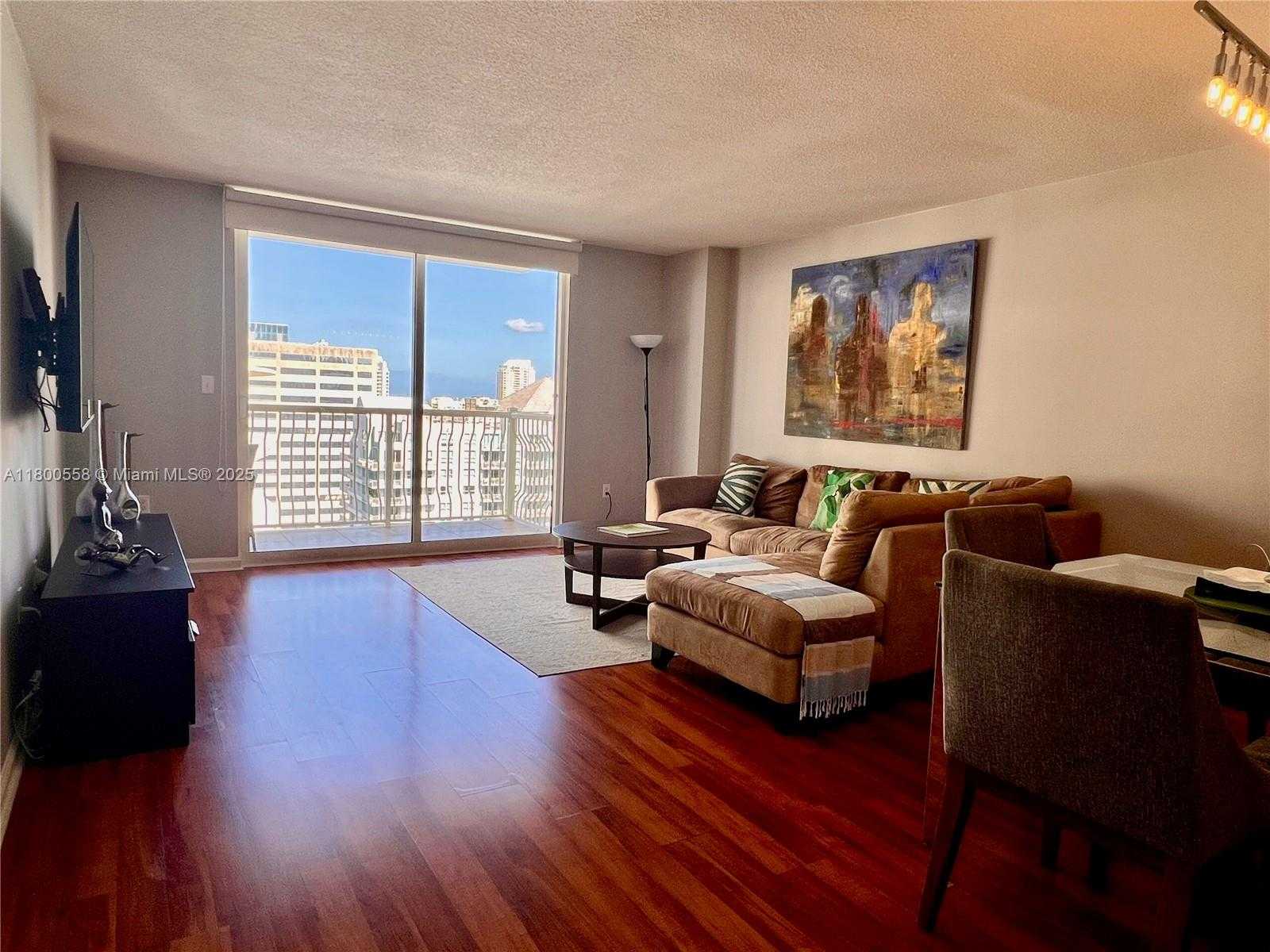 Small Image of 1200 #3704, Miami Number 3