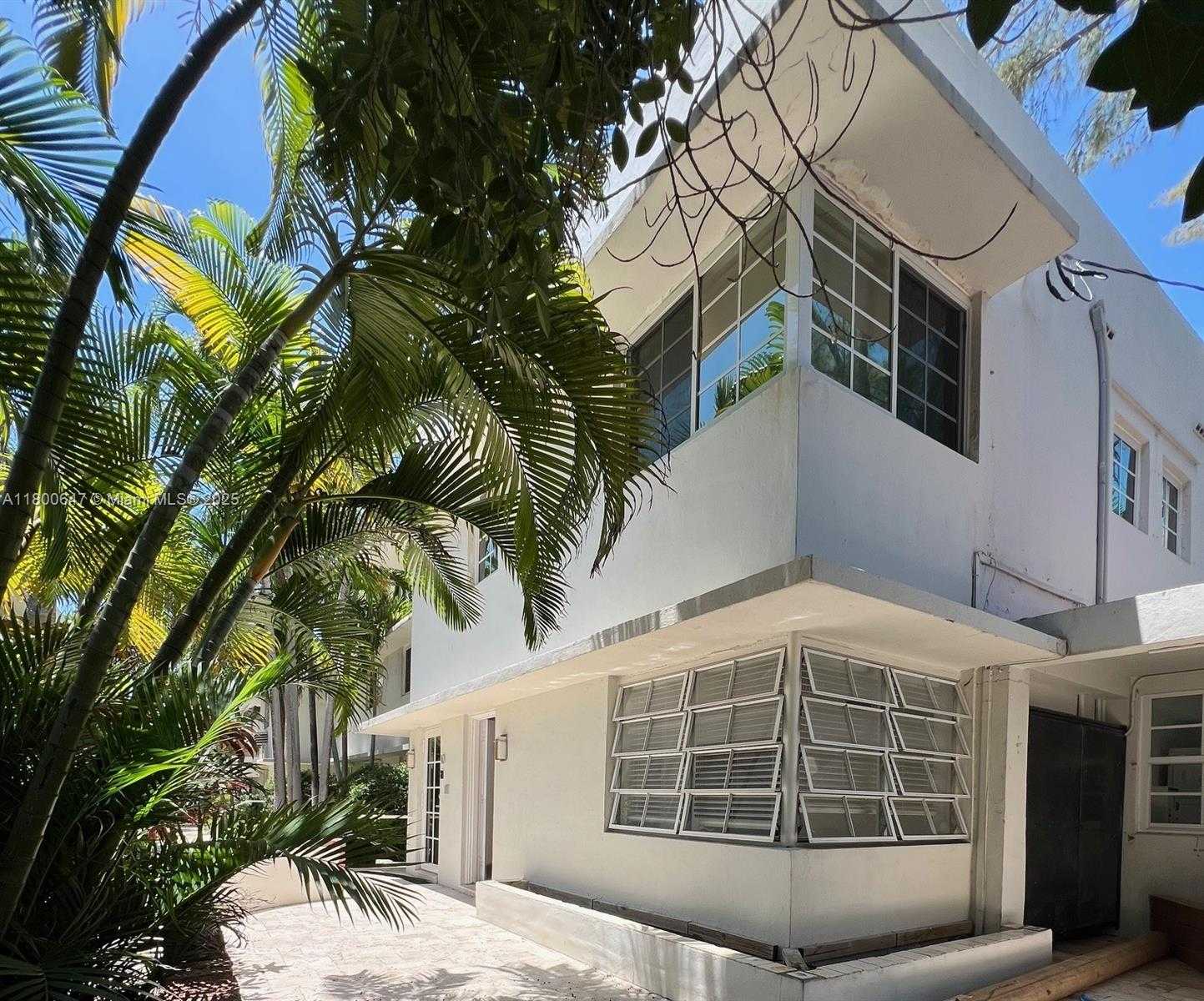 Small Image of 1605 LENOX AVE #1605-9, Miami Beach Number 15