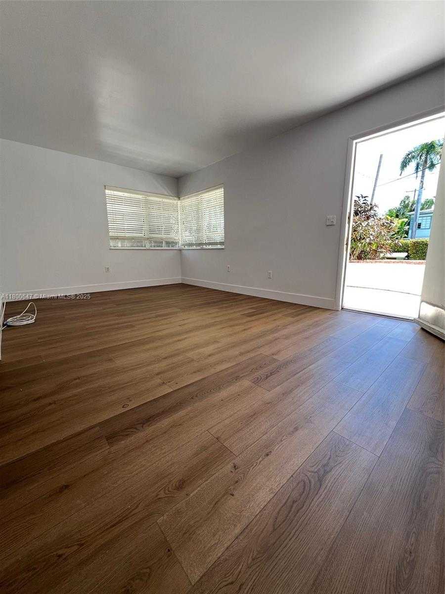 Small Image of 1605 LENOX AVE #1605-9, Miami Beach Number 4