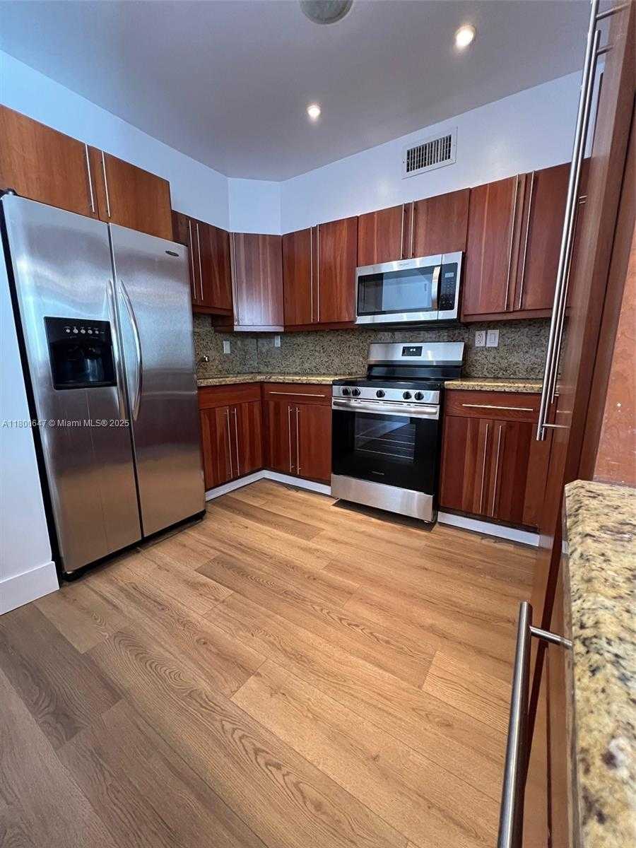 Small Image of 1605 LENOX AVE #1605-9, Miami Beach Number 6