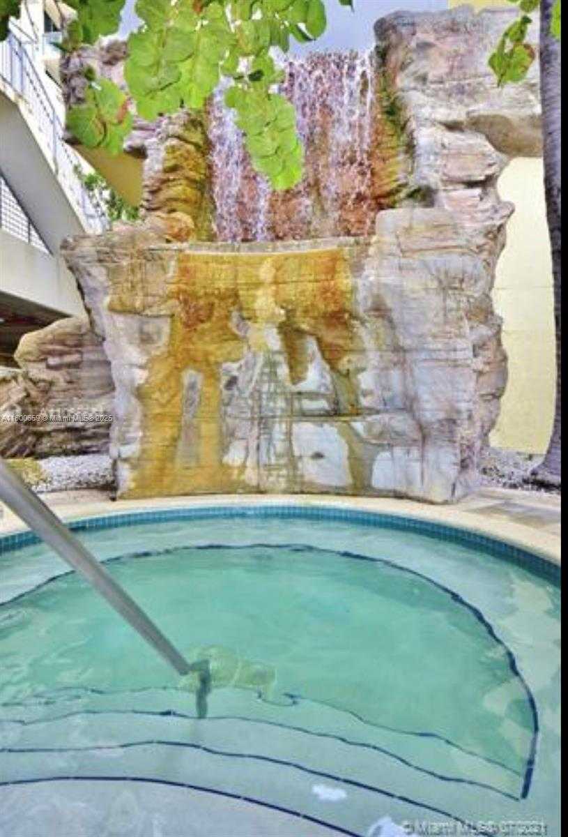 Small Image of 17375 COLLINS AVE #1704, Sunny Isles Beach Number 3