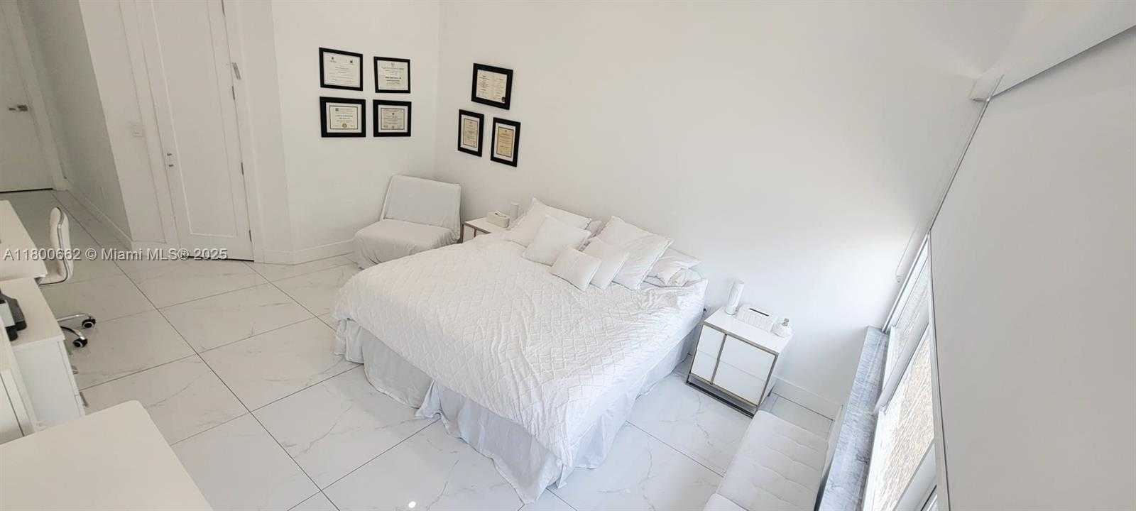 Small Image of 2751 #208N, Hollywood Number 2
