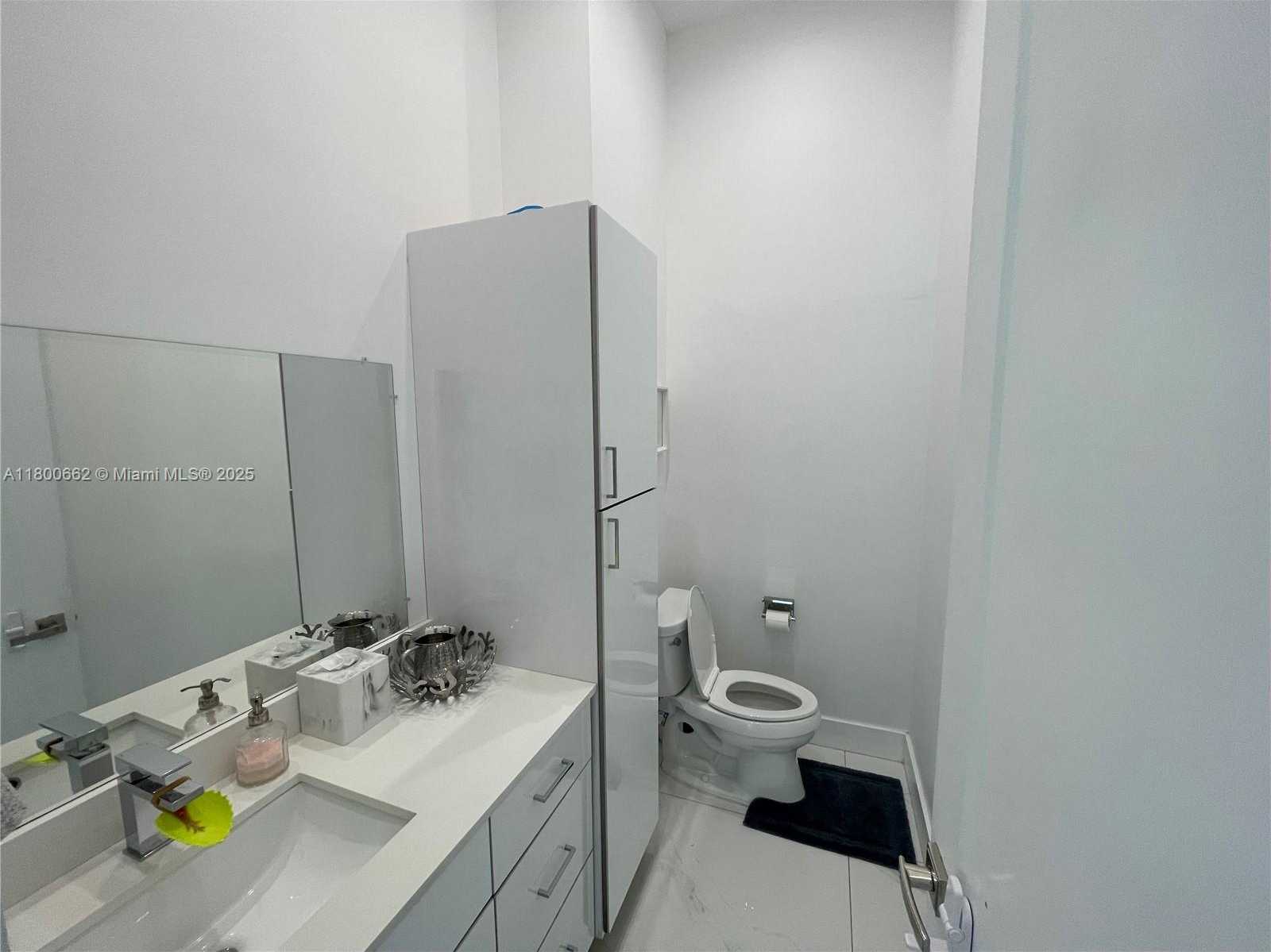 Small Image of 2751 #208N, Hollywood Number 26